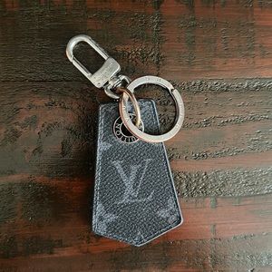 Louis Vuitton Enchappe Key Holder Monogram Eclipse